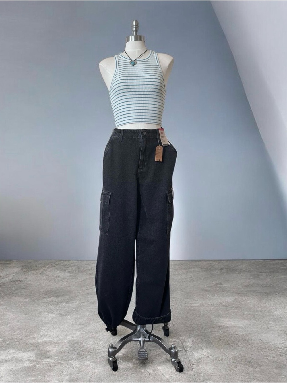 LEVI’S ‘94 Baggy Cargo Jeans (30x32) NWT